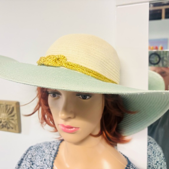 Eugenia Kim Accessories - ❤️Genie by Eugenia Kim: “Skye” Summer Hat